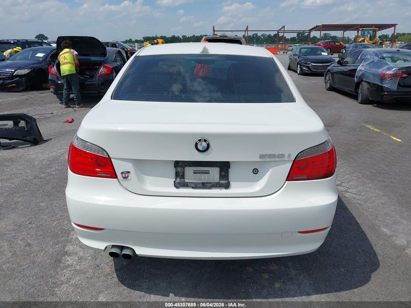 2008 BMW 528I VIN: WBANU53558CT11431 Lot: 45307689
