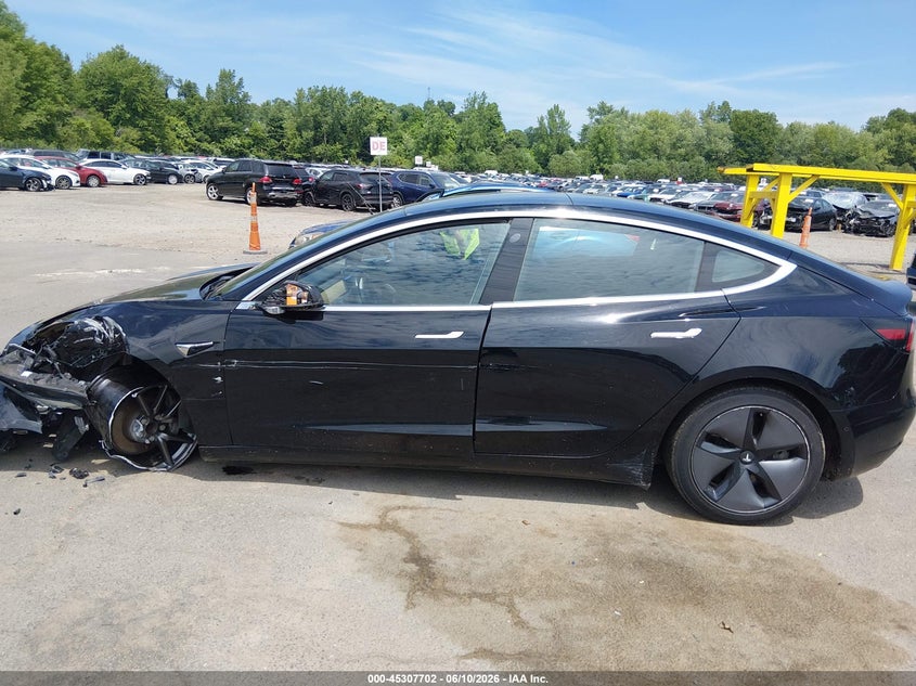AtlanticExpress - Tesla Model 3