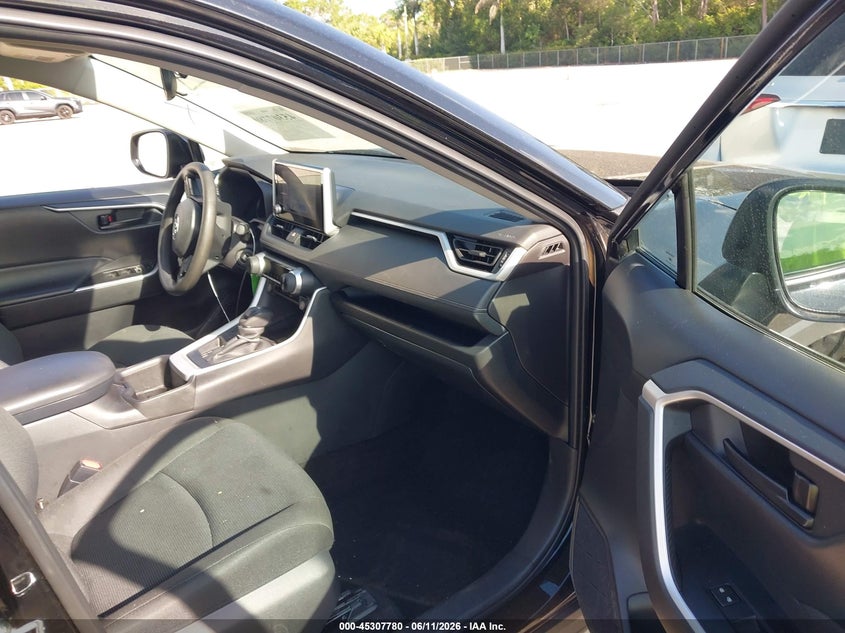 2025 TOYOTA RAV4 auction photo 5