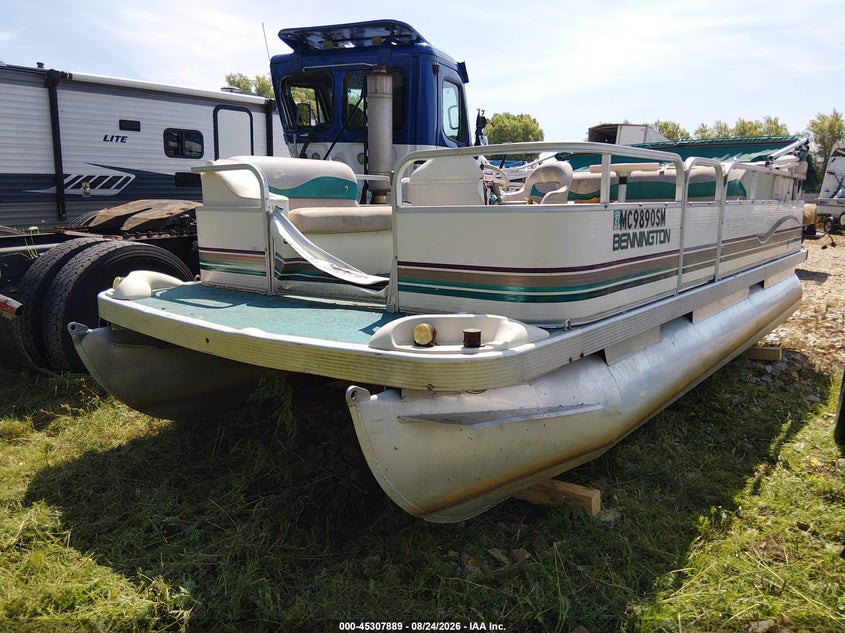 2001 BENNINGTON PONTOON 18' auction photo 1