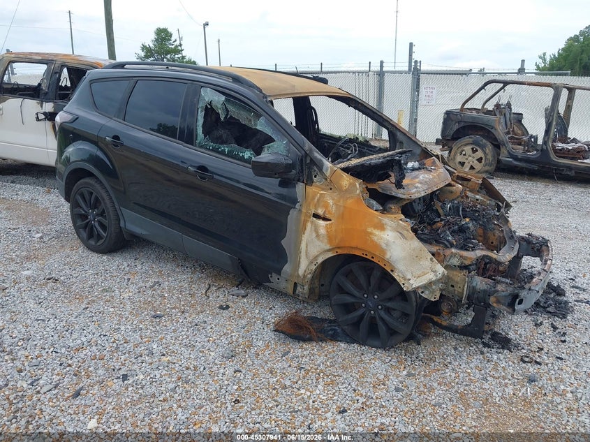 Vin: 1fmcu0gd6jua17112, lot: 45805826, ford escape se 2018 img_1