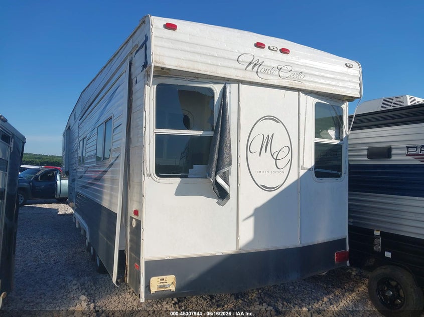 2012 RECREATION BY DESIGN 5TH WHEEL TRAVEL TRAILER auction photo 3