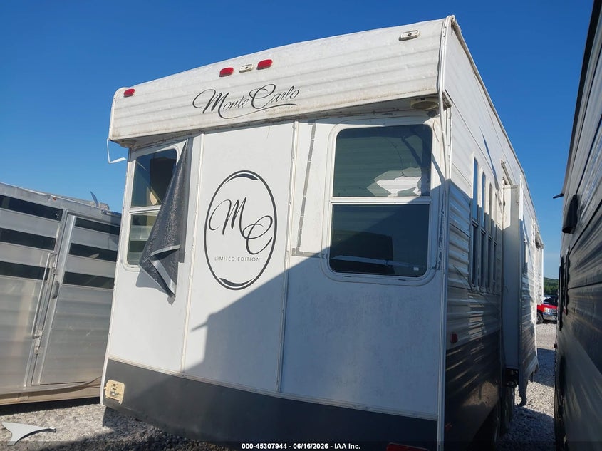 2012 RECREATION BY DESIGN 5TH WHEEL TRAVEL TRAILER auction photo 4