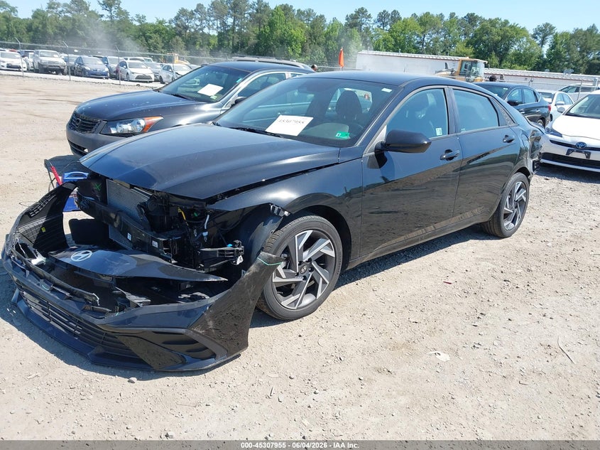 2025 HYUNDAI ELANTRA auction photo 2