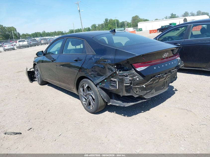 2025 HYUNDAI ELANTRA auction photo 3