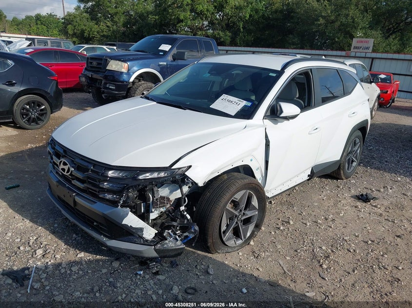 2025 HYUNDAI TUCSON auction photo 2