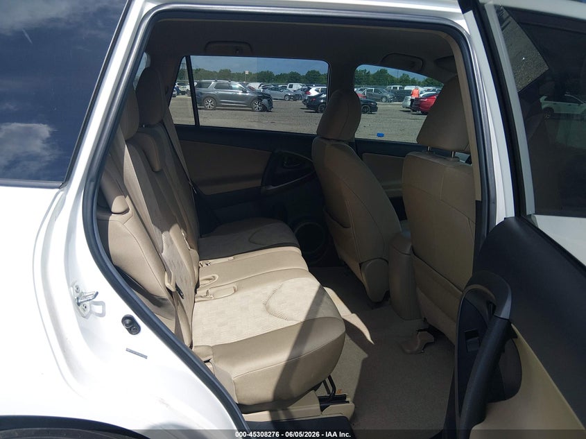 2T3ZF4DV4CW123724 2012 Toyota Rav 4 2.5 Rav4 white