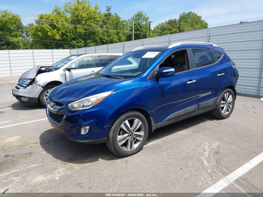 2015 HYUNDAI TUCSON auction photo 2