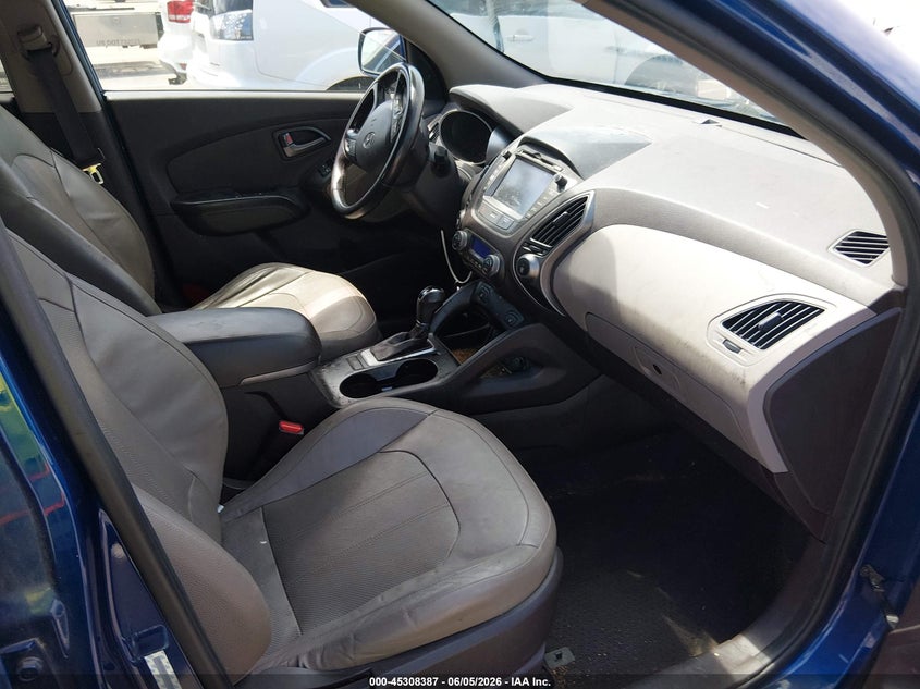 2015 HYUNDAI TUCSON auction photo 5