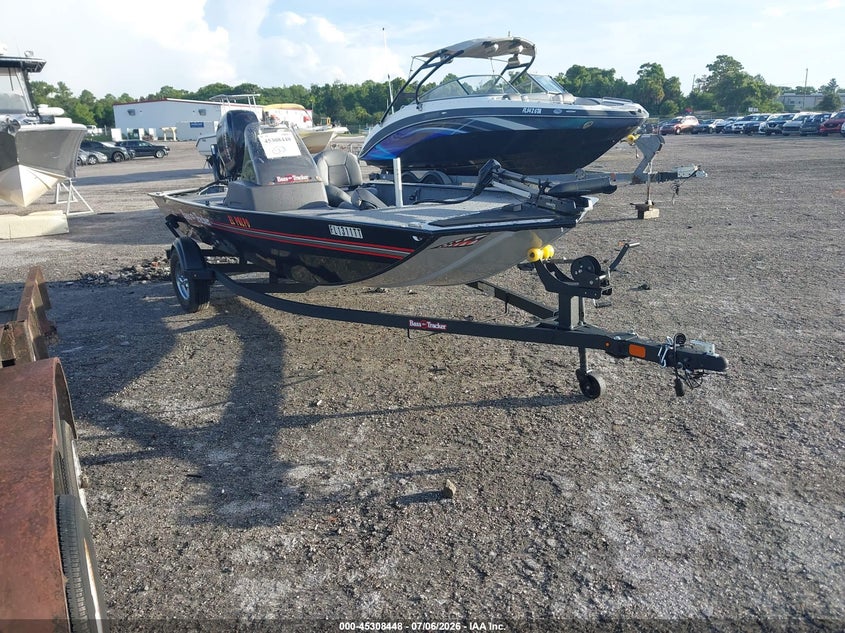 2024 TRACKER 16' auction photo 1
