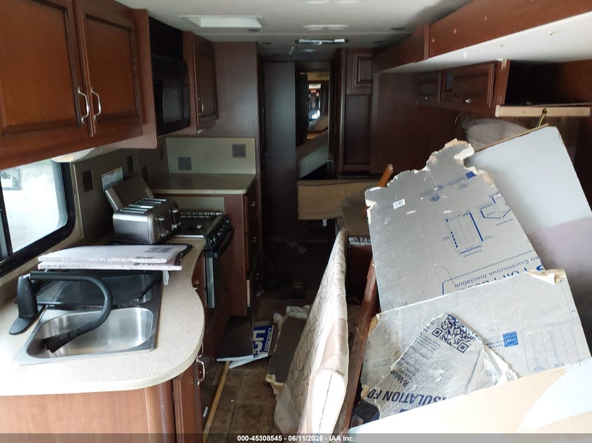 2013 FORD F53 auction photo 8
