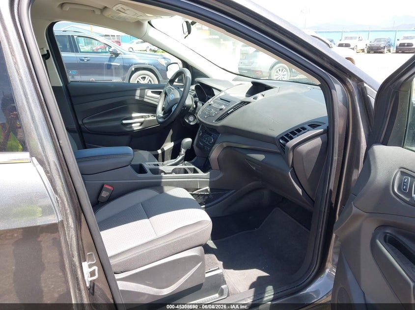 2017 FORD ESCAPE auction photo 5