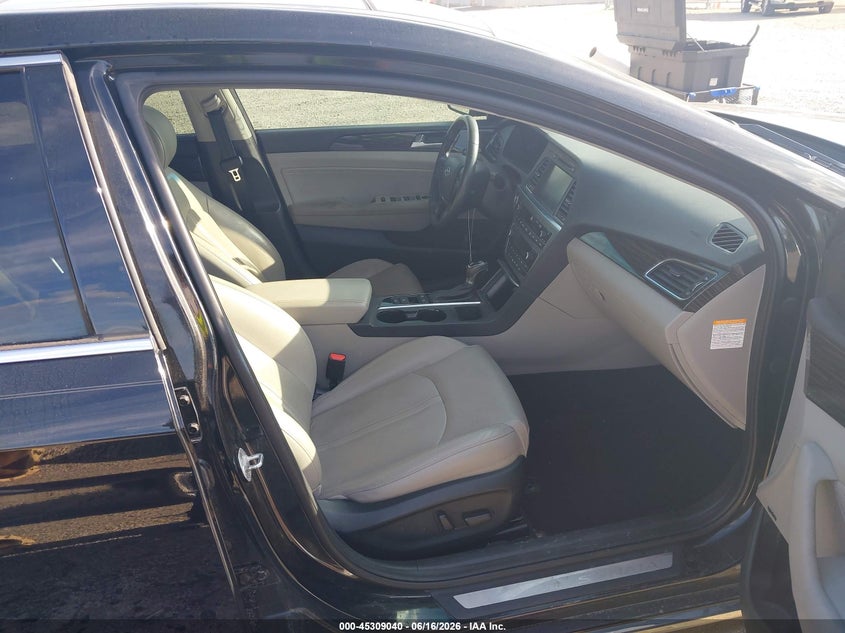 2017 HYUNDAI SONATA HYBRID auction photo 5