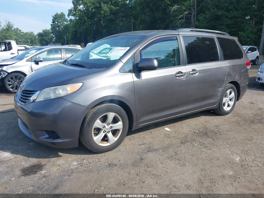 2011 Toyota Sienna Le V6 5TDKK3DC1BS078408 photo 1