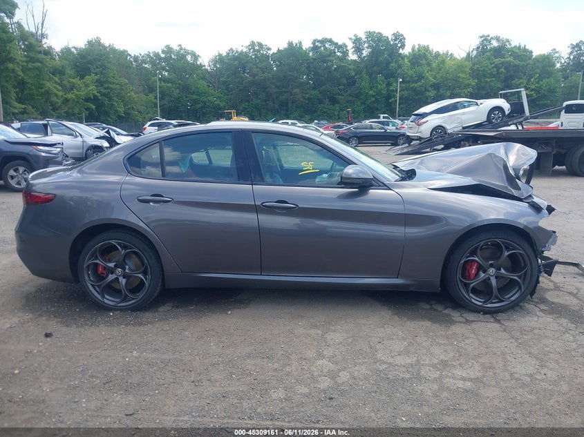2018 Alfa Romeo Giulia Ti Sport Awd VIN: ZARFAEEN7J7566261 Lot: 45309161