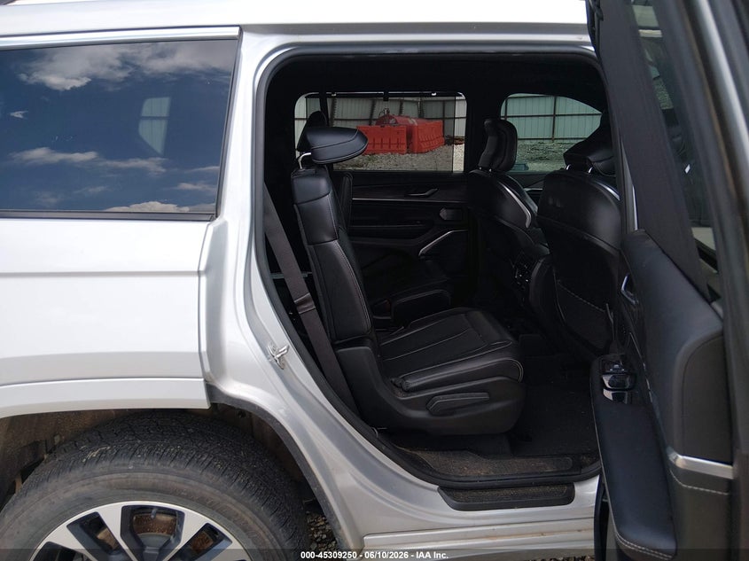 2021 JEEP GRAND CHEROKEE L auction photo 8
