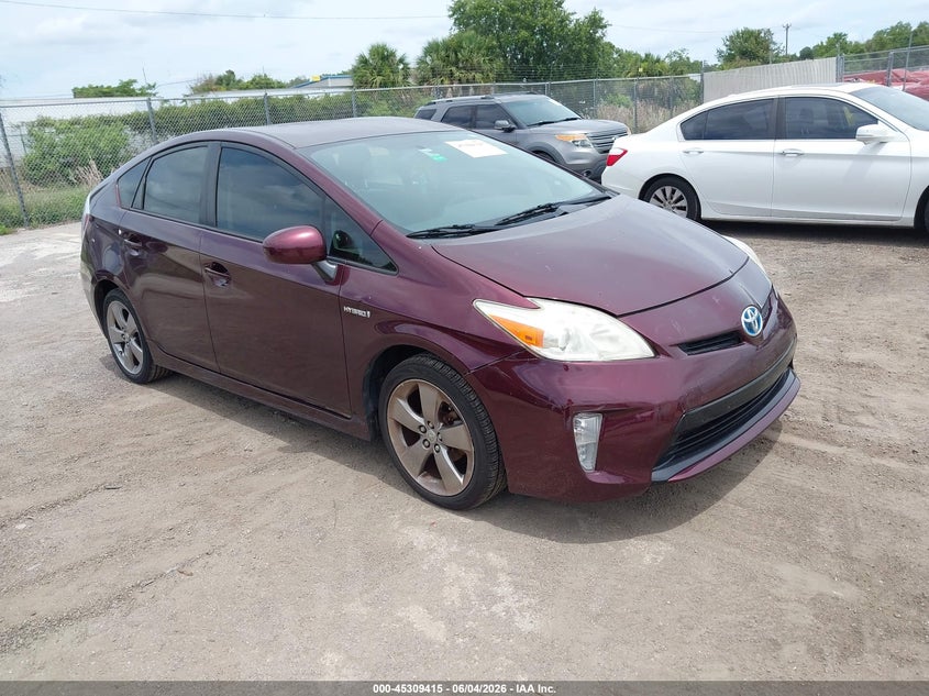 Vin: jtdkn3du4d5601235, lot: 45807337, toyota prius three se 2013 img_1