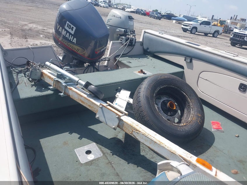1999 CRESTLINER OTHER auction photo 8