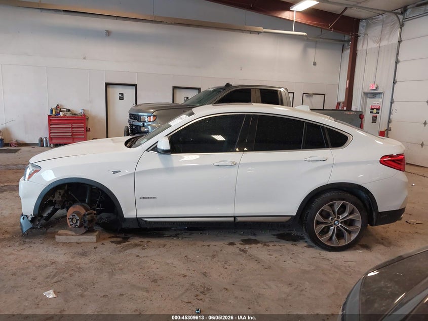 2018 BMW X4 xDrive28I VIN: 5UXXW3C51J0T82707 Lot: 45309613