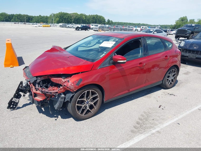Vin: 1fadp3m24jl261759, lot: 45807556, ford focus sel 20182