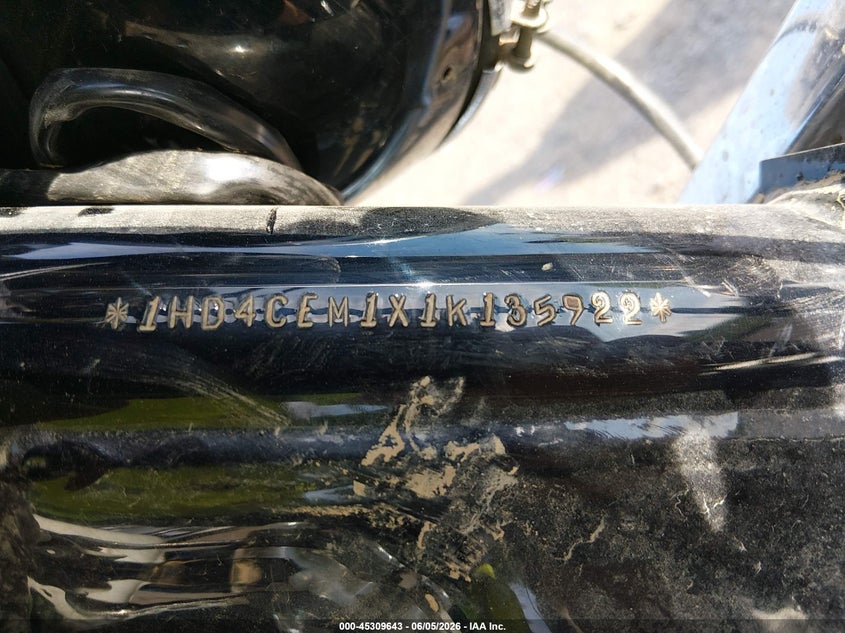 2001 Harley-Davidson Xl883 Hugger VIN: 1HD4CEM1X1K135922 Lot: 45309643