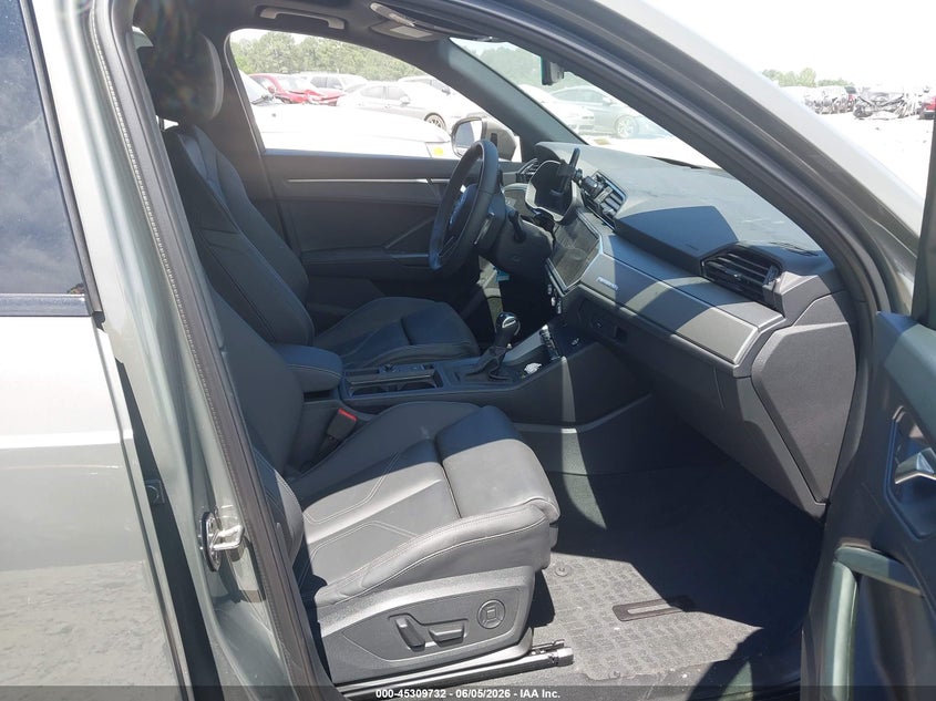 AUDI Q3 2025 VIN WA1DECF35S1025747