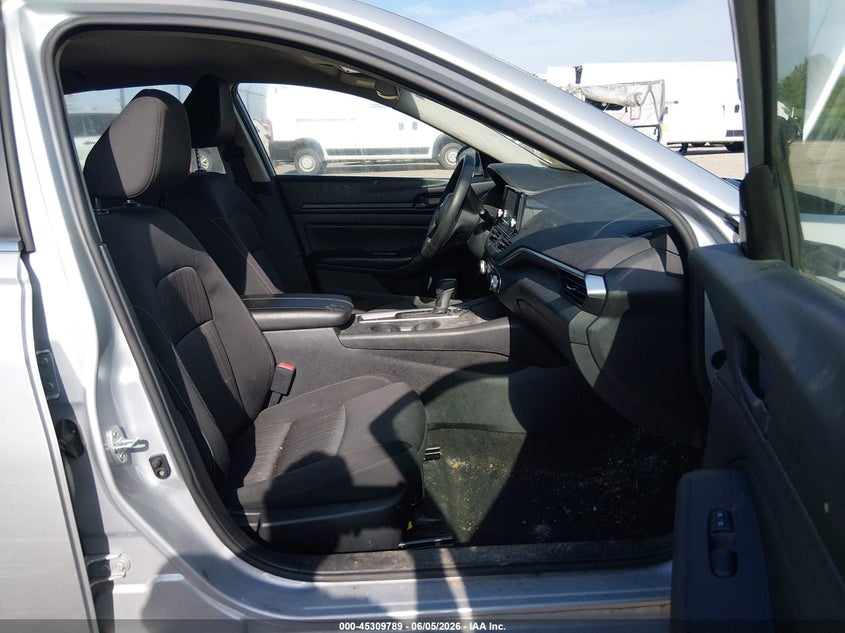 2023 NISSAN ALTIMA auction photo 5