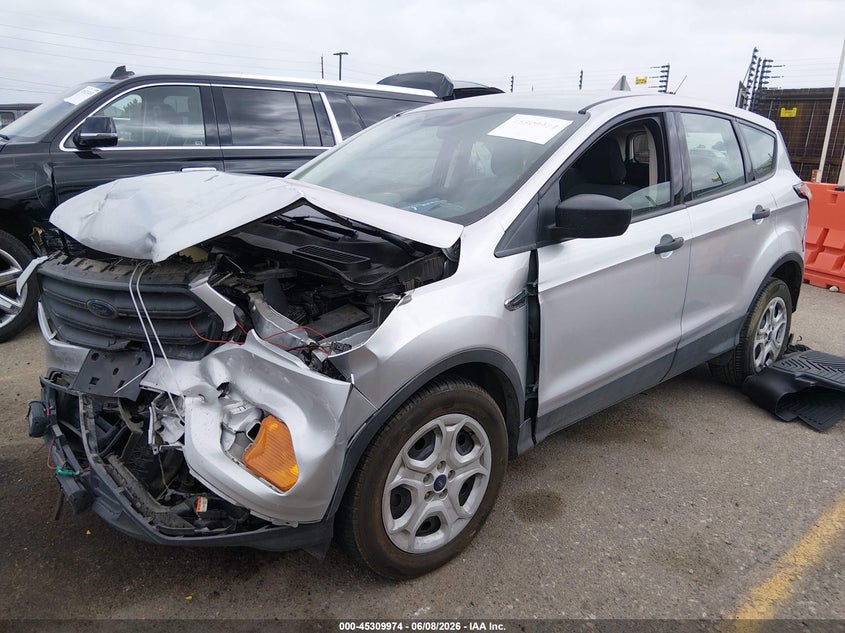 Vin: 1fmcu0f71jud05812, lot: 45807901, ford escape s 20182