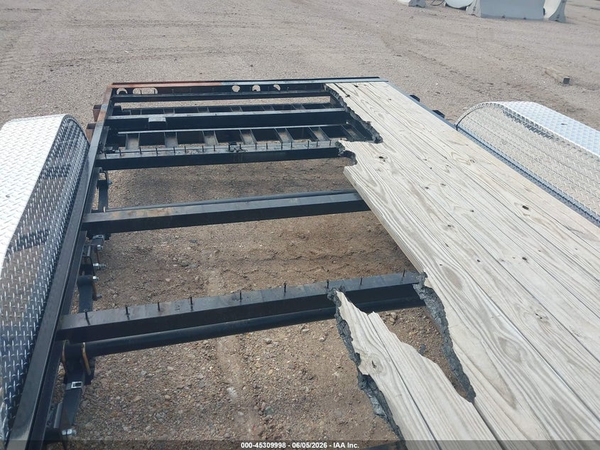 2023 Pj C4 20' Flatbed Trailer VIN: 3CV1C2024P2660226 Lot: 45309998