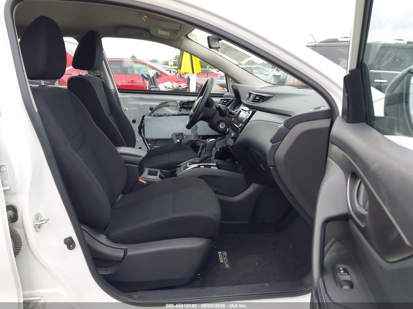2019 NISSAN ROGUE SPORT auction photo 5