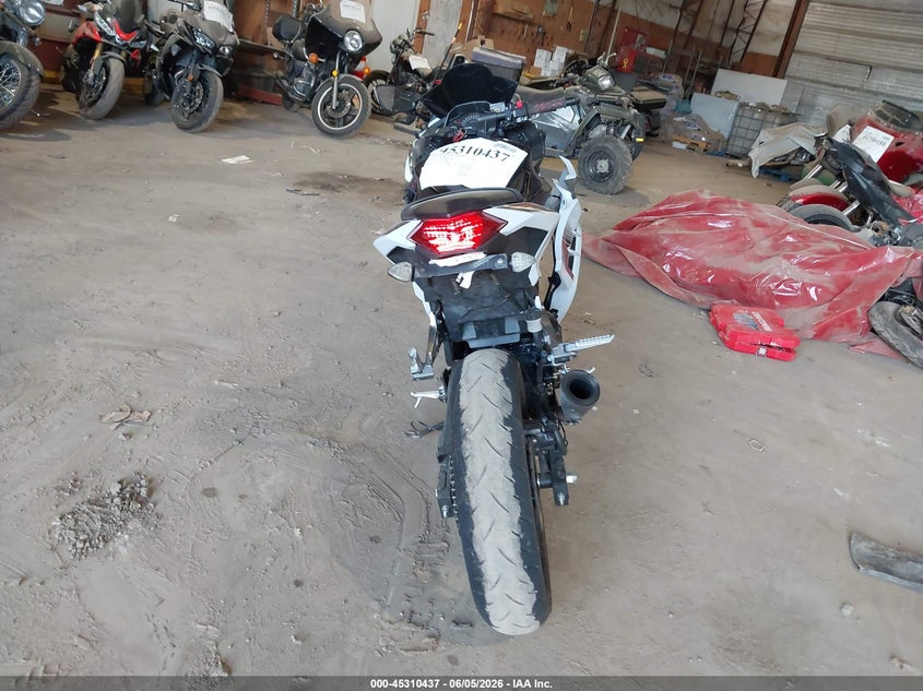 2014 Kawasaki Ex300 A VIN: JKAEX8A15EA005634 Lot: 45310437