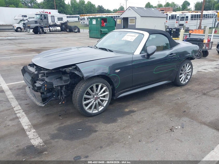 2017 FIAT 124 SPIDER auction photo 2