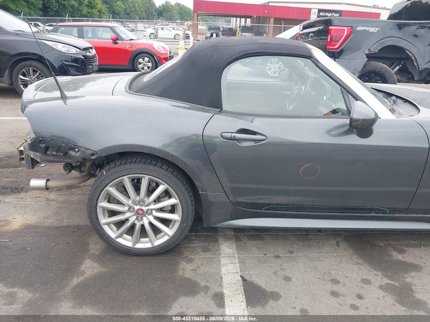 2017 FIAT 124 SPIDER auction photo 8