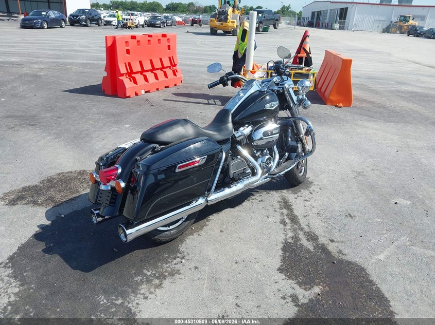 2017 HARLEY-DAVIDSON FLHR auction photo 4