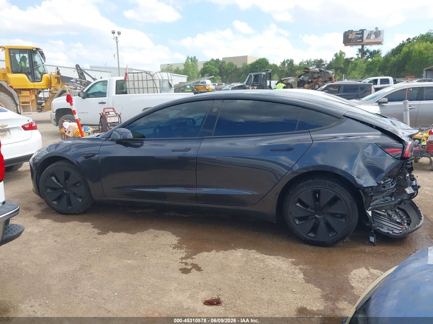 TESLA MODEL 3 - zdjęcie 14