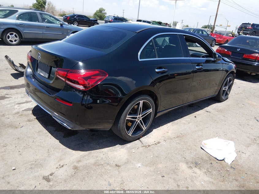 Vin: wdd3g4eb3kw019738, lot: 45808572, mercedes-benz a 220 20194