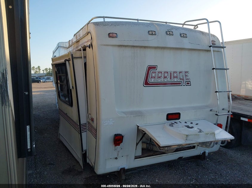 1991 CARRIAGE FIFTH WHEEL auction photo 3
