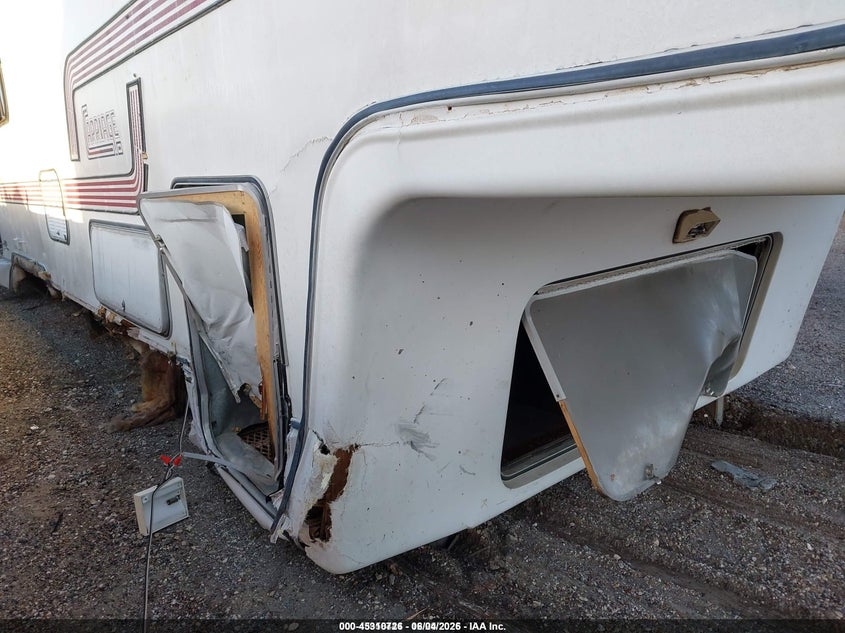 1991 CARRIAGE FIFTH WHEEL auction photo 6