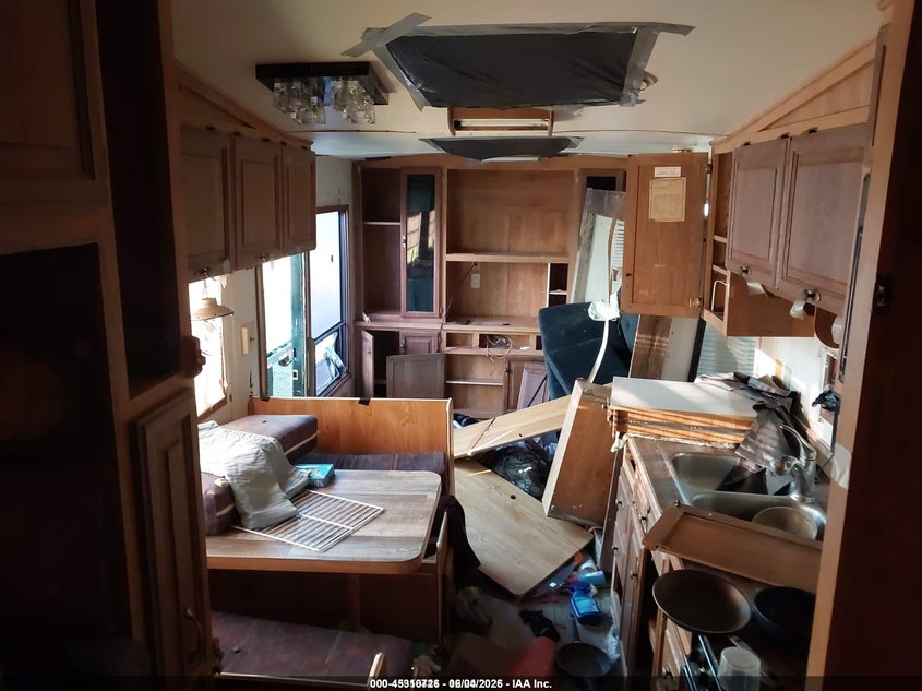 1991 CARRIAGE FIFTH WHEEL auction photo 8