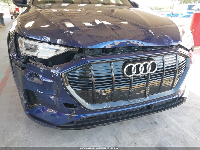 2022 Audi E-Tron Premium Quattro VIN: WA1AAAGE0NB025995 Lot: 45310824