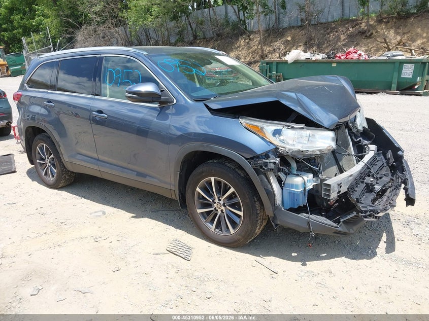 2019 TOYOTA HIGHLANDER auction photo 1