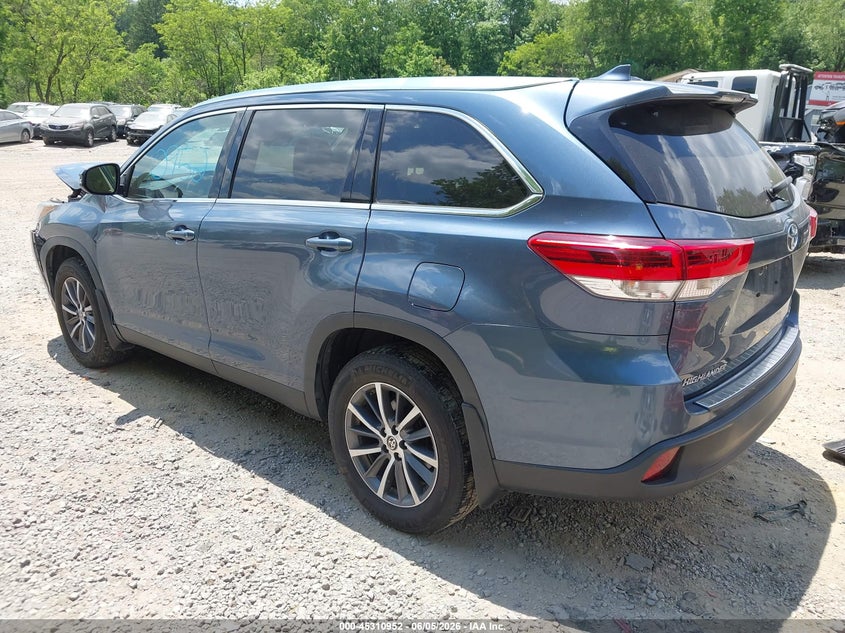2019 TOYOTA HIGHLANDER auction photo 3