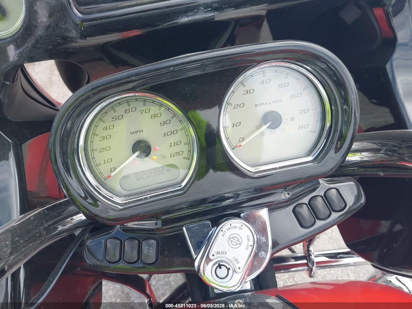 2017 Harley-Davidson Fltrxs Road Glide Special VIN: 1HD1KTC10HB686981 Lot: 45311023
