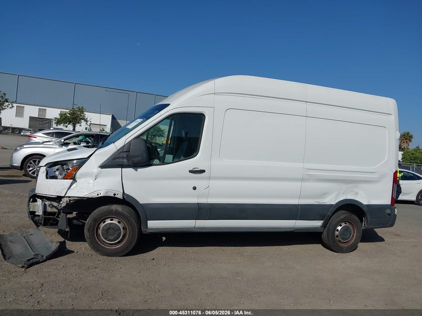2018 Ford Transit 3.7 -250 white Lot 111045311076 Vin 1FTYR2XM3JKA52032