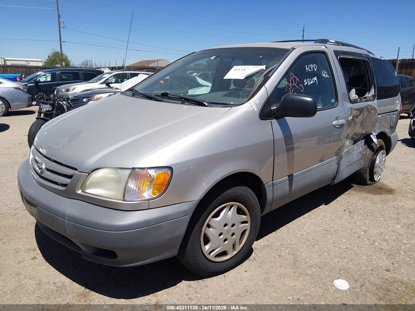 2002 TOYOTA SIENNA auction photo 2