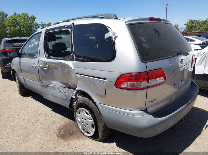 2002 TOYOTA SIENNA auction photo 3
