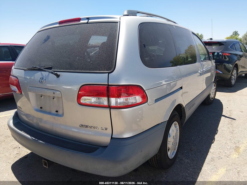 2002 TOYOTA SIENNA auction photo 4
