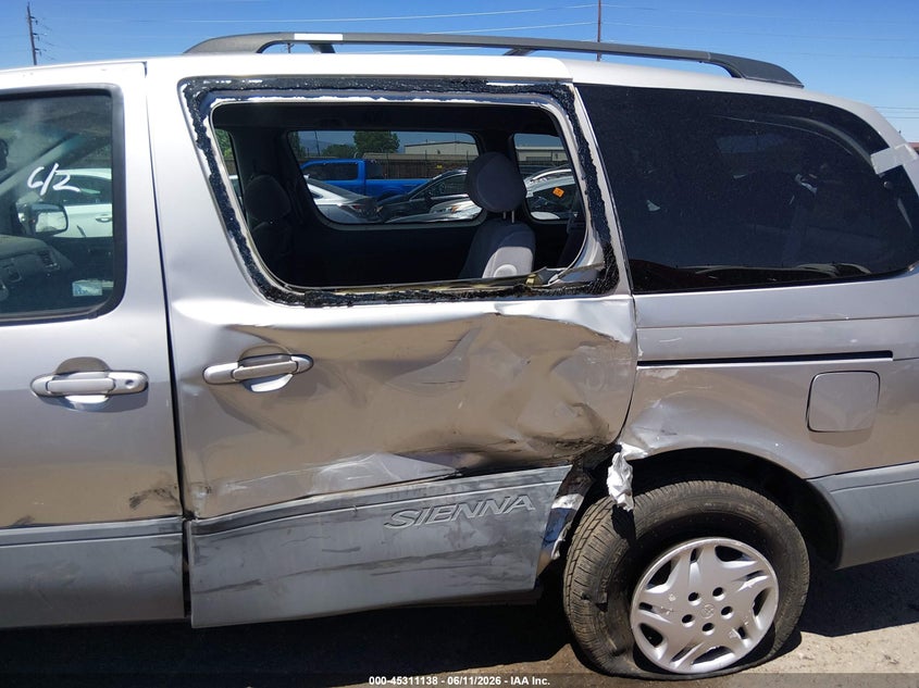 2002 TOYOTA SIENNA auction photo 6