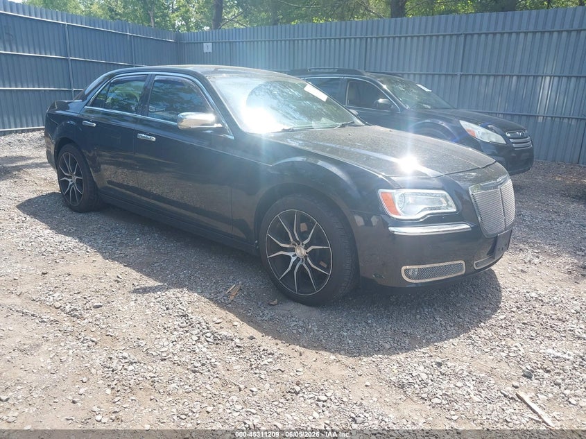 Vin: 2c3ccakt0dh505575, lot: 45809135, chrysler 300c awd 2013 img_1