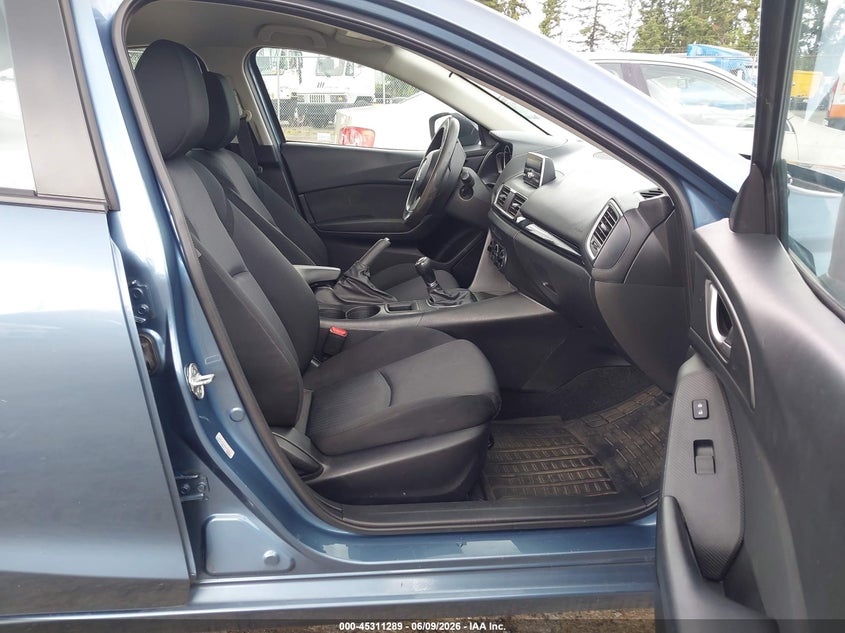 2015 MAZDA MAZDA3 auction photo 5